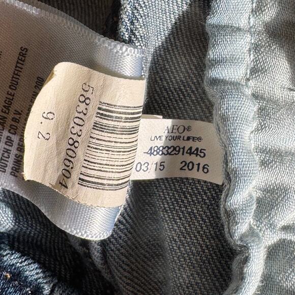 American Eagle Denim Jacket Size Medium Distressed Jean Jacket - Picture 13 of 13